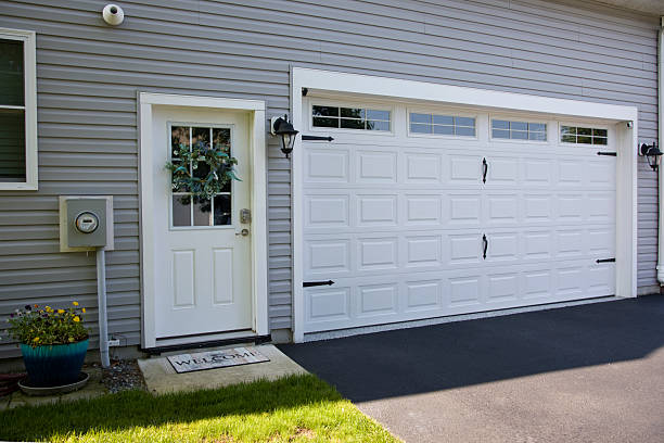 24/7 Emergency Garage Door Panel Replacement experts in Waimalu, HI